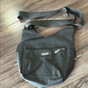 Baggallini Grey Cheetah Print Crossbody Shoulder Bag